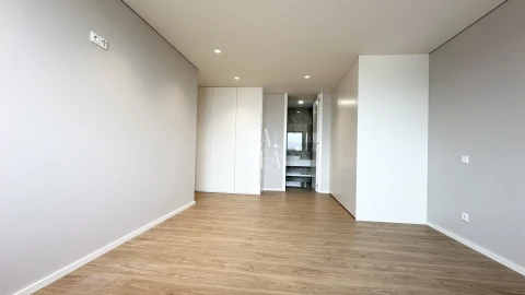 Apartamento T3 para Venda em Ferreiros e Gondizalves