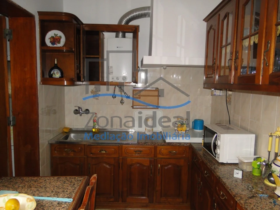 Moradia T2 para Venda em Abrigada e Cabanas de Torres Foto 4