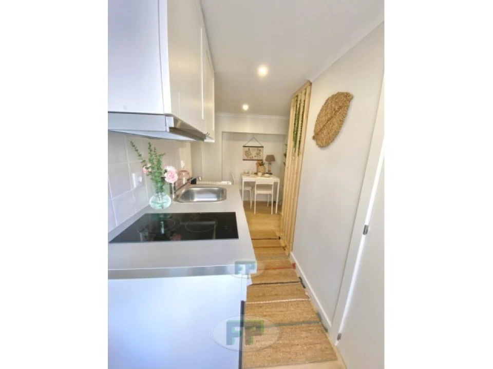 Apartamento T1 para Arrendamento em Arroios Foto 8