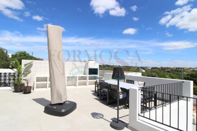 Moradia T4 para Venda em Moncarapacho e Fuseta