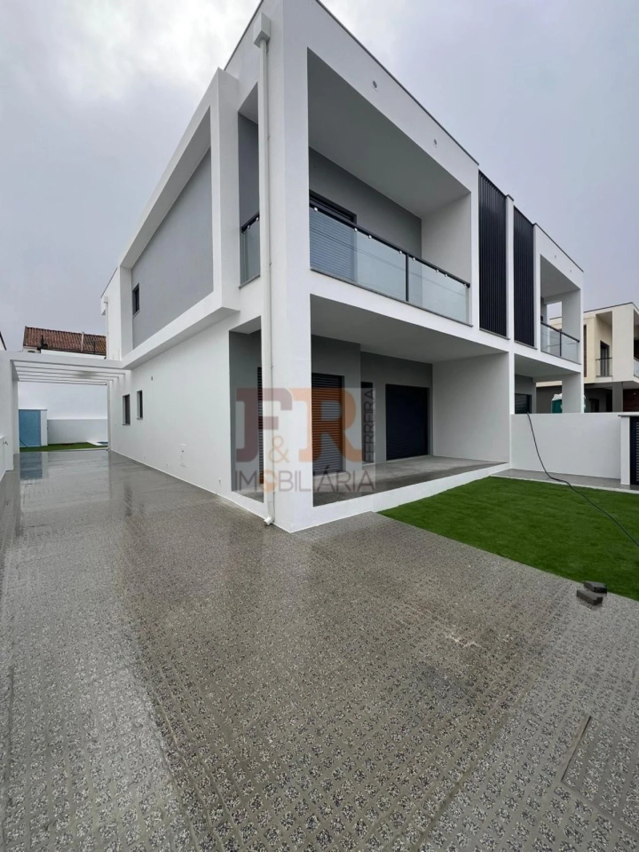 Moradia T4 para Venda em Fernao Ferro Foto 3