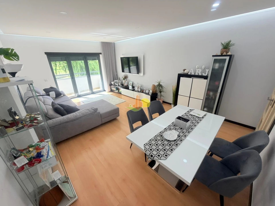 Apartamento T3 para Venda em Tavarede Foto 4