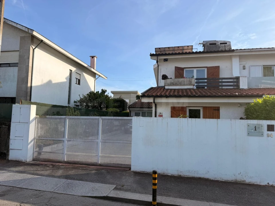 Moradia T4 para Venda em Vila Nova de Famalicão e Calendário Foto 2