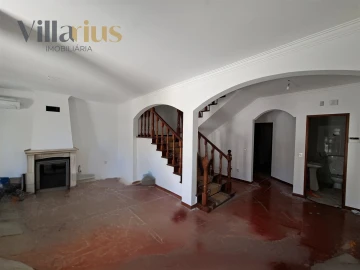 Moradia T4 para Venda em São João Baptista