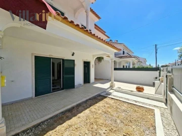 Moradia T4 para Venda em São João Baptista