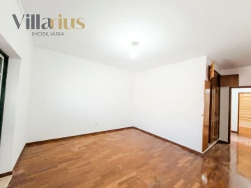 Moradia T4 para Venda em São João Baptista