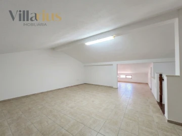 Moradia T4 para Venda em São João Baptista