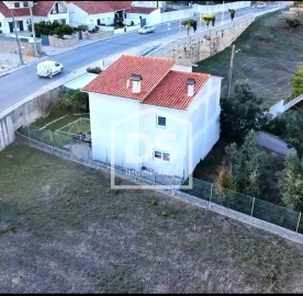 Moradia T3 para Venda em Porto de Mós - São João Baptista e São Pedro