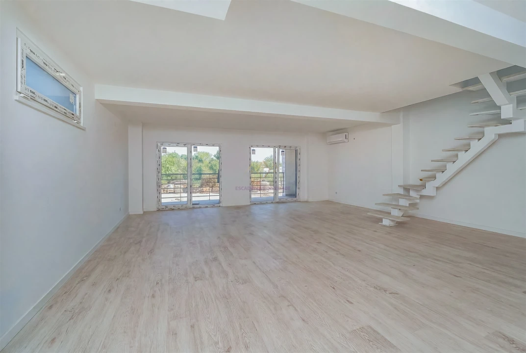 Apartamento T3 para Venda em Seixal, Arrentela e Aldeia de Paio Pires Foto 2