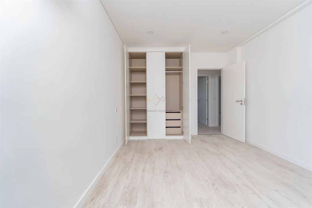Apartamento T3 para Venda em Seixal, Arrentela e Aldeia de Paio Pires Foto 16