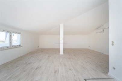 Apartamento T4 para Venda em Seixal, Arrentela e Aldeia de Paio Pires