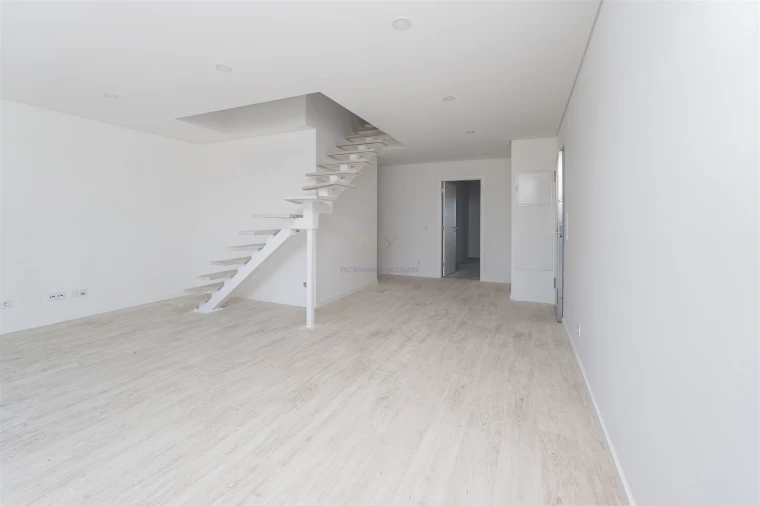Apartamento T4 para Venda em Seixal, Arrentela e Aldeia de Paio Pires Foto 5