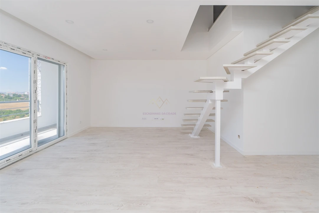 Apartamento T4 para Venda em Seixal, Arrentela e Aldeia de Paio Pires Foto 2