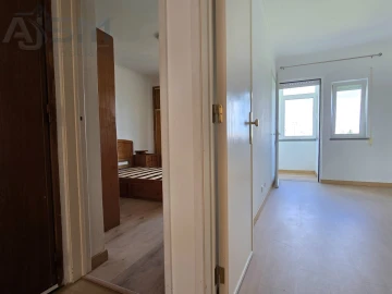 Apartamento T2 para Arrendamento em Carcavelos e Parede