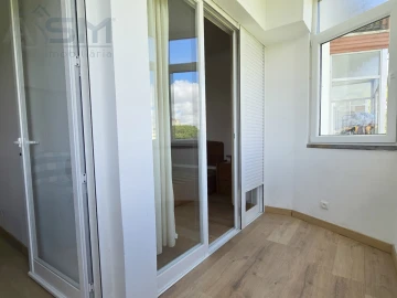Apartamento T2 para Arrendamento em Carcavelos e Parede