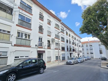 Apartamento T2 para Arrendamento em Carcavelos e Parede