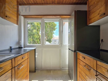 Apartamento T2 para Arrendamento em Carcavelos e Parede