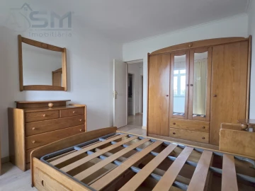 Apartamento T2 para Arrendamento em Carcavelos e Parede