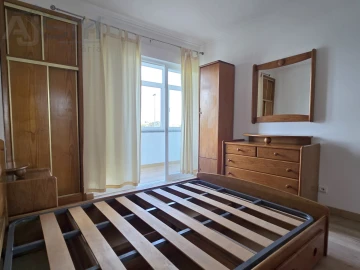 Apartamento T2 para Arrendamento em Carcavelos e Parede