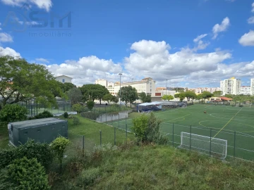 Apartamento T2 para Arrendamento em Carcavelos e Parede