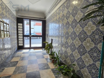 Apartamento T2 para Arrendamento em Carcavelos e Parede