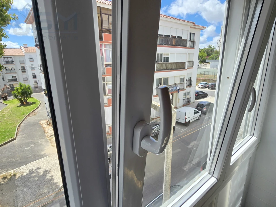Apartamento T2 para Arrendamento em Carcavelos e Parede Foto 7
