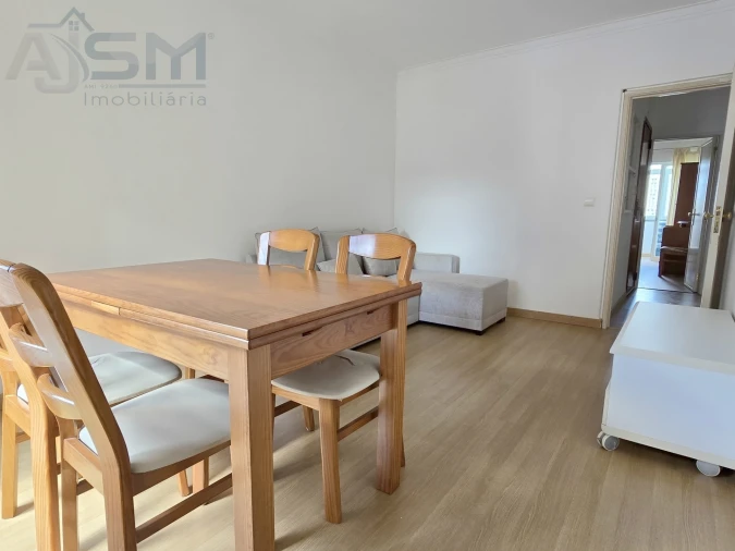 Apartamento T2 para Arrendamento em Carcavelos e Parede Foto 2