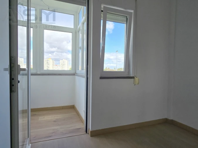 Apartamento T2 para Arrendamento em Carcavelos e Parede Foto 16