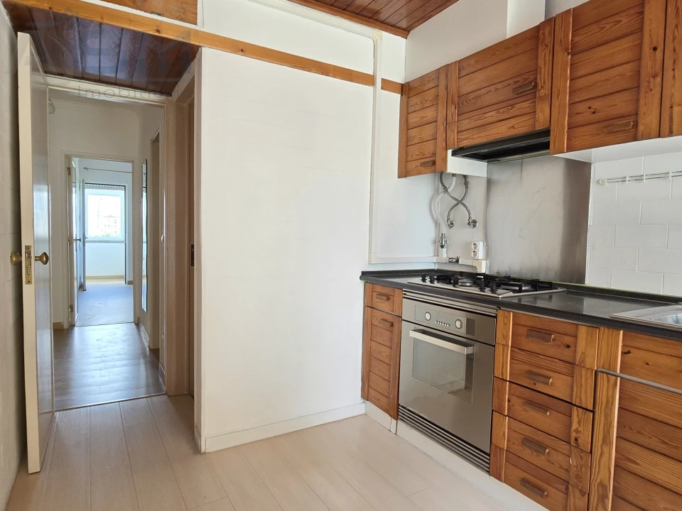 Apartamento T2 para Arrendamento em Carcavelos e Parede Foto 9