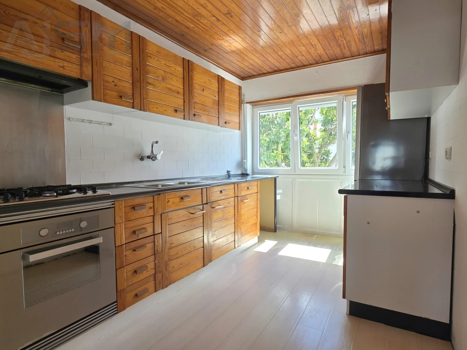 Apartamento T2 para Arrendamento em Carcavelos e Parede Foto 5