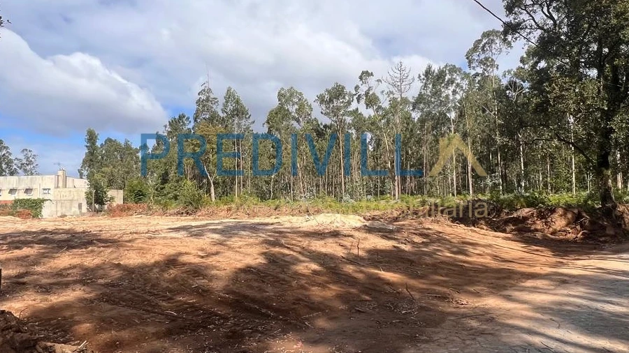 Terreno para Venda em Vilar e Mosteiró