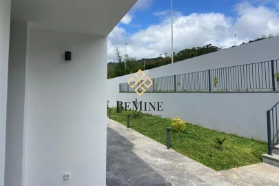 Moradia T3 para Venda em Santa Cruz