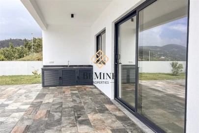 Moradia T3 para Venda em Santa Cruz