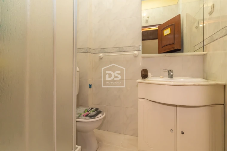Apartamento T3 para Venda em Moita Foto 30