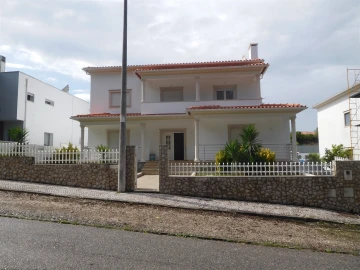 Moradia T4 para Venda em Porto de Mós - São João Baptista e São Pedro