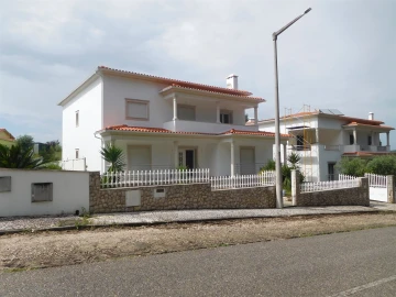 Moradia T4 para Venda em Porto de Mós - São João Baptista e São Pedro