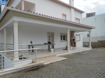 Moradia T4 para Venda em Porto de Mós - São João Baptista e São Pedro