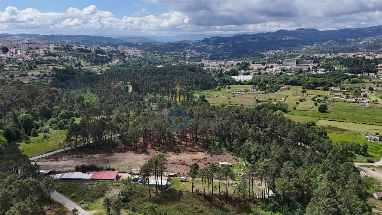 Terreno para Venda em Lordelo Foto 13