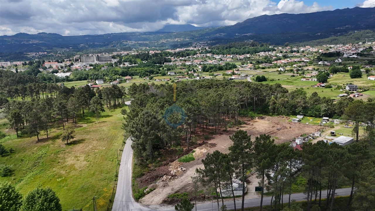 Terreno para Venda em Lordelo Foto 14