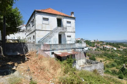 Prédio para Venda em Cantar-Galo e Vila do Carvalho