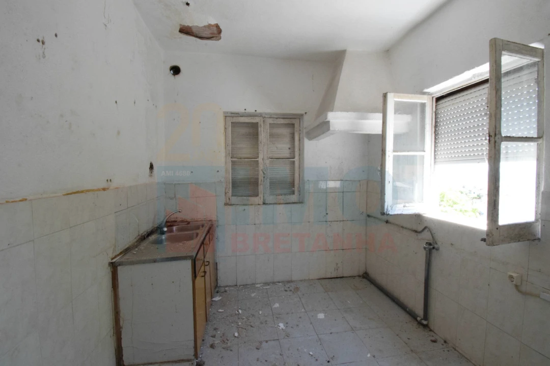 Prédio para Venda em Cantar-Galo e Vila do Carvalho Foto 11