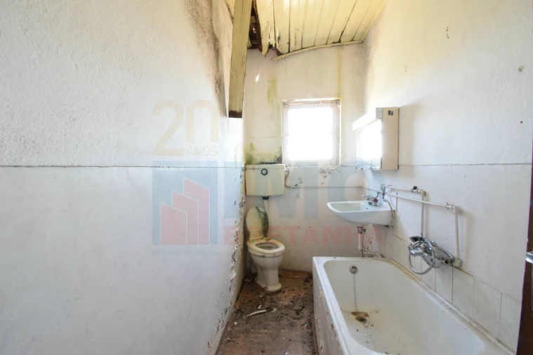 Prédio para Venda em Cantar-Galo e Vila do Carvalho Foto 22