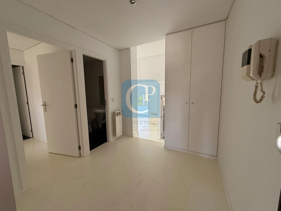 Apartamento T2 para Venda em Cidade da Maia Foto 3