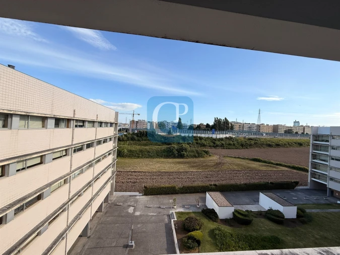 Apartamento T2 para Venda em Cidade da Maia Foto 2