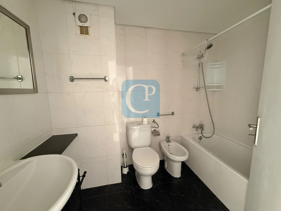 Apartamento T2 para Venda em Cidade da Maia Foto 22