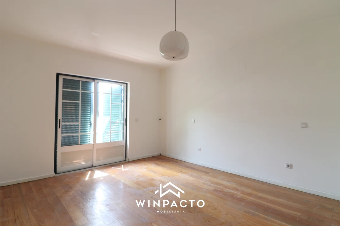 Moradia T6 para Venda em Seia, São Romão e Lapa dos Dinheiros Foto 25