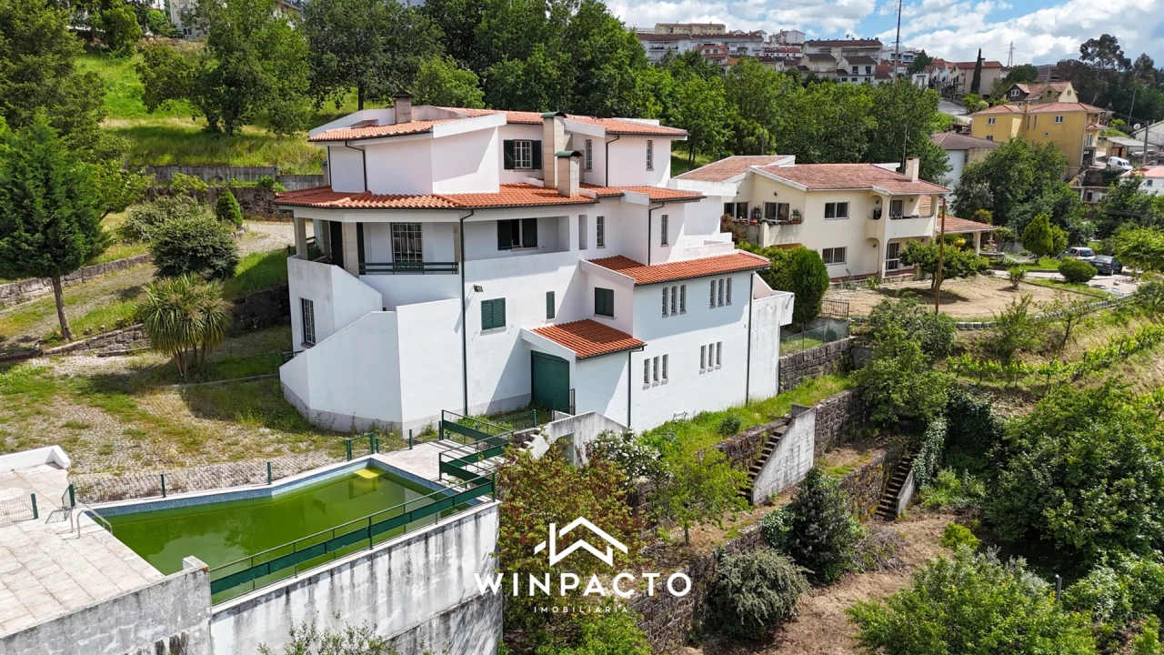 Moradia T6 para Venda em Seia, São Romão e Lapa dos Dinheiros Foto 3