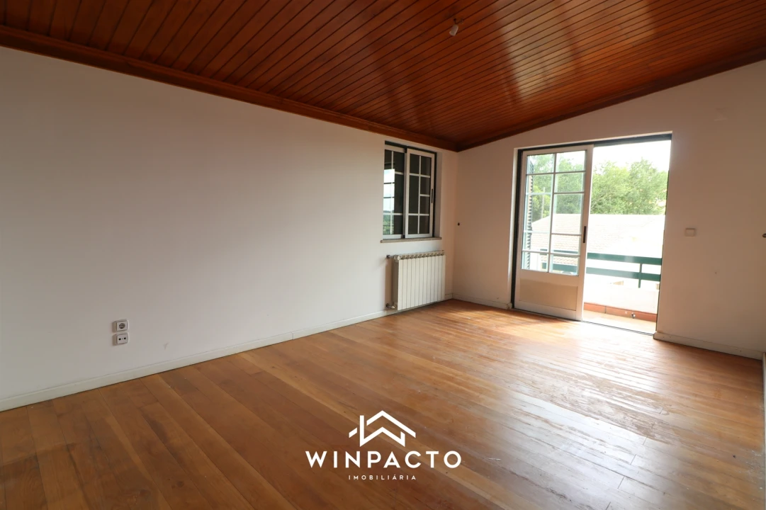 Moradia T6 para Venda em Seia, São Romão e Lapa dos Dinheiros Foto 37