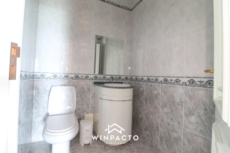 Moradia T6 para Venda em Seia, São Romão e Lapa dos Dinheiros Foto 16