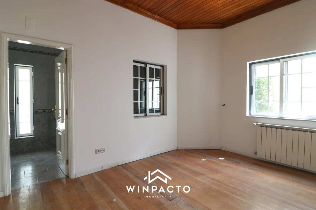 Moradia T6 para Venda em Seia, São Romão e Lapa dos Dinheiros Foto 29